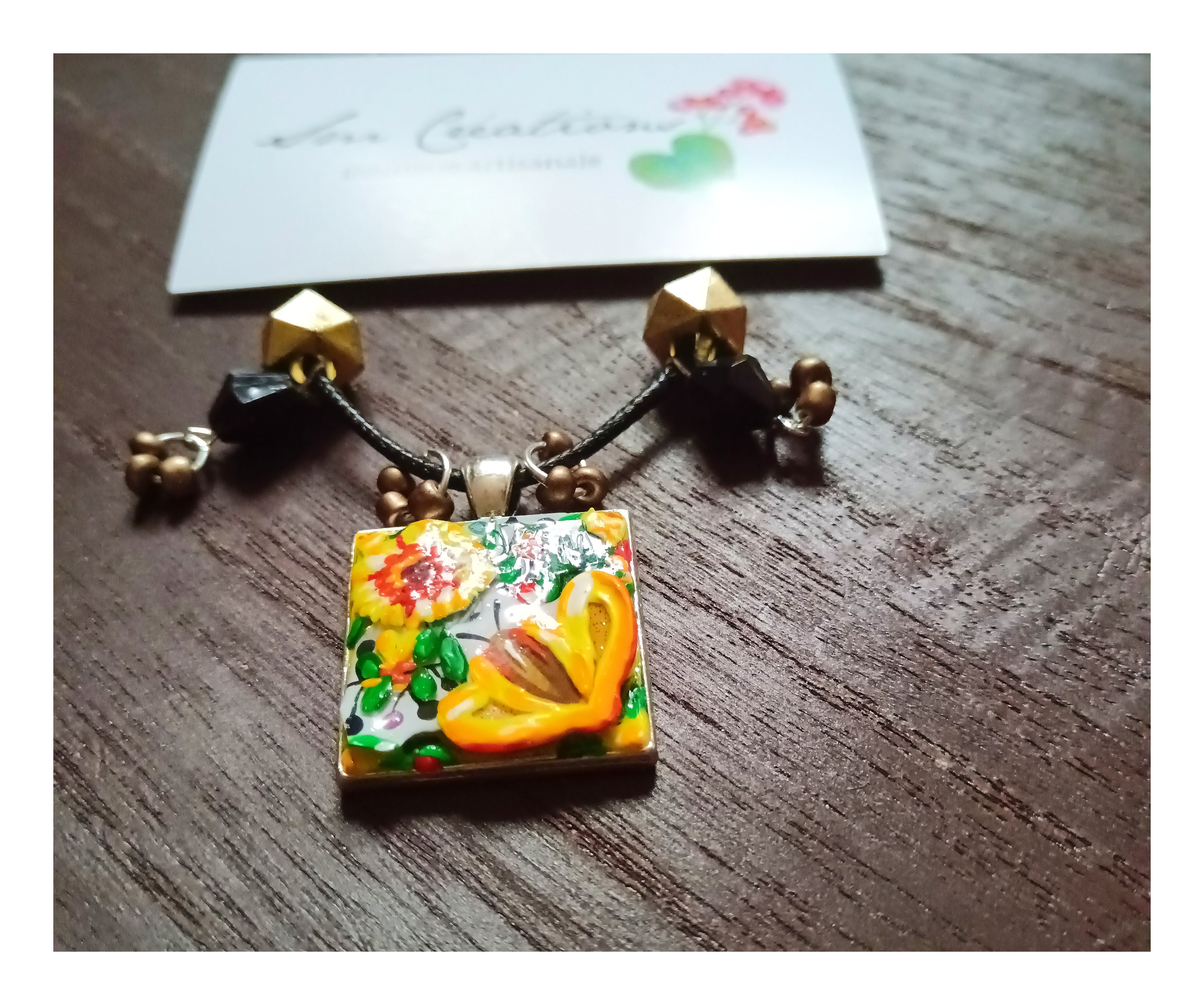 Collier fais main en ''Mini toile/ fleurs jaune'' Edition 2025