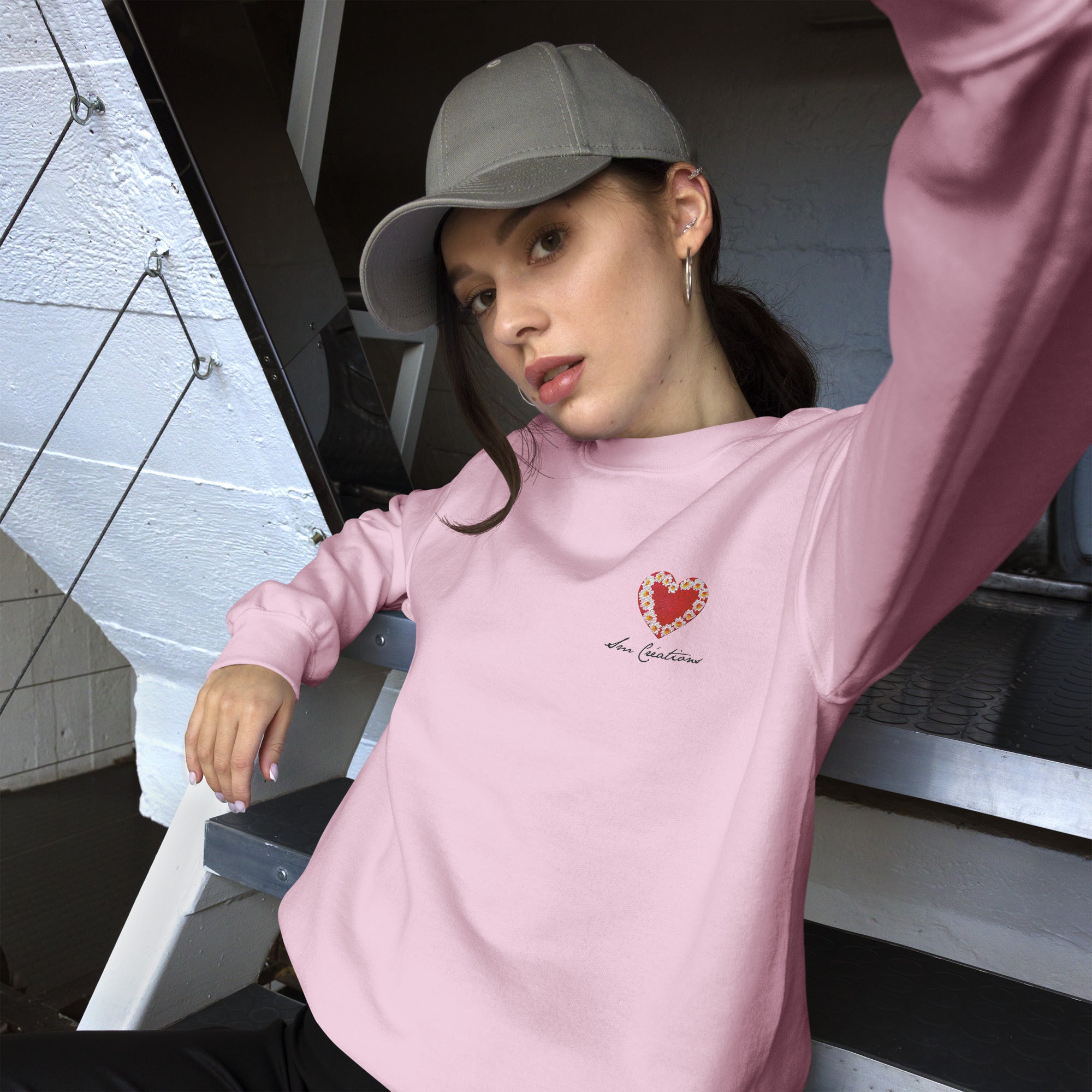 Sweat Unisexe à Col Rond ''Coeur Marguerite " type Golden Rose/ Spring Summer 2025