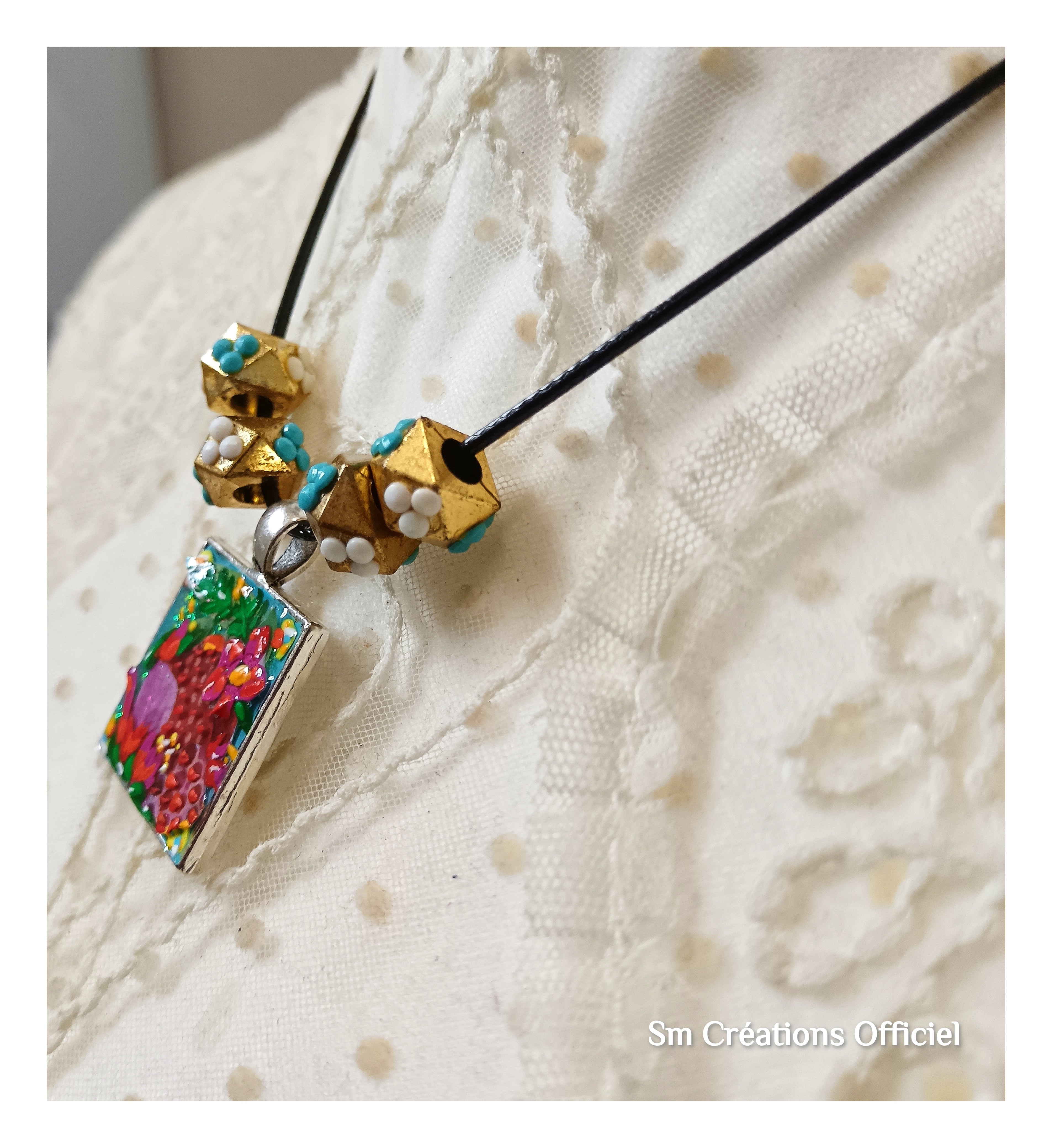 Collier en médaille fais main ''Mini toile/ Laguna'' Edition 2025