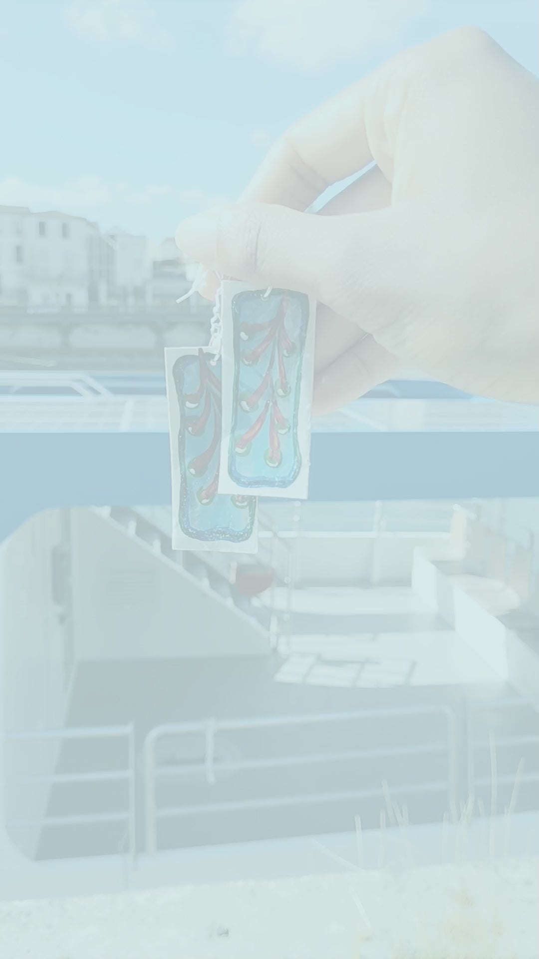 Boucle d'oreille artisanale Arte| ''Branche de pois'' 95% Naturel