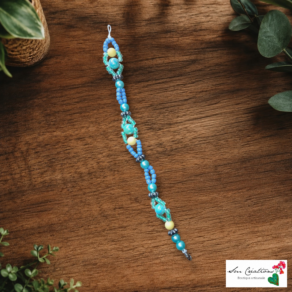 Bracelet artisanal bohème chic Coloris Bleu en perle de rocaille et irisé