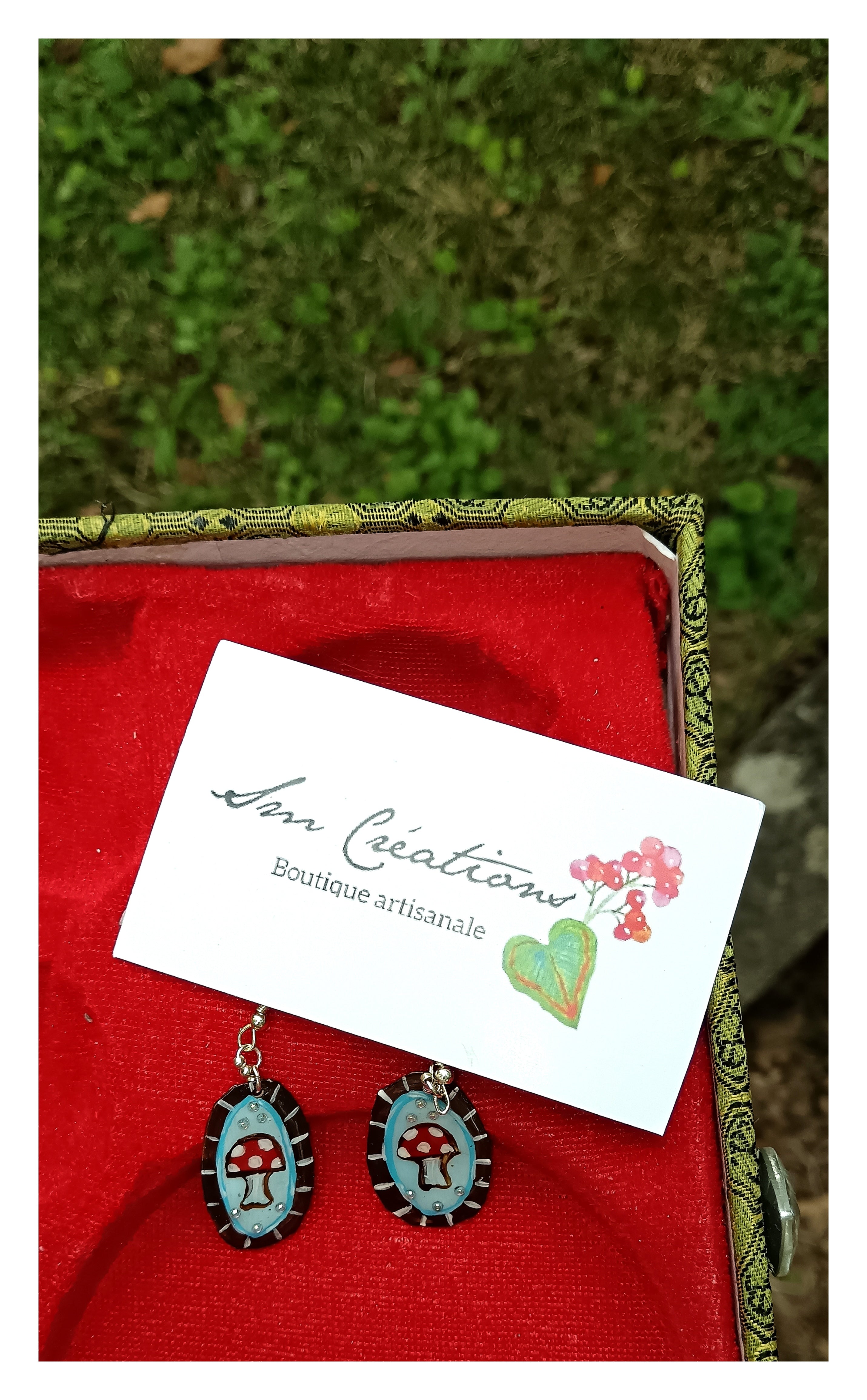 Boucle d'oreille Arte| ''La ronde des gnongnons'' 95% Naturelle