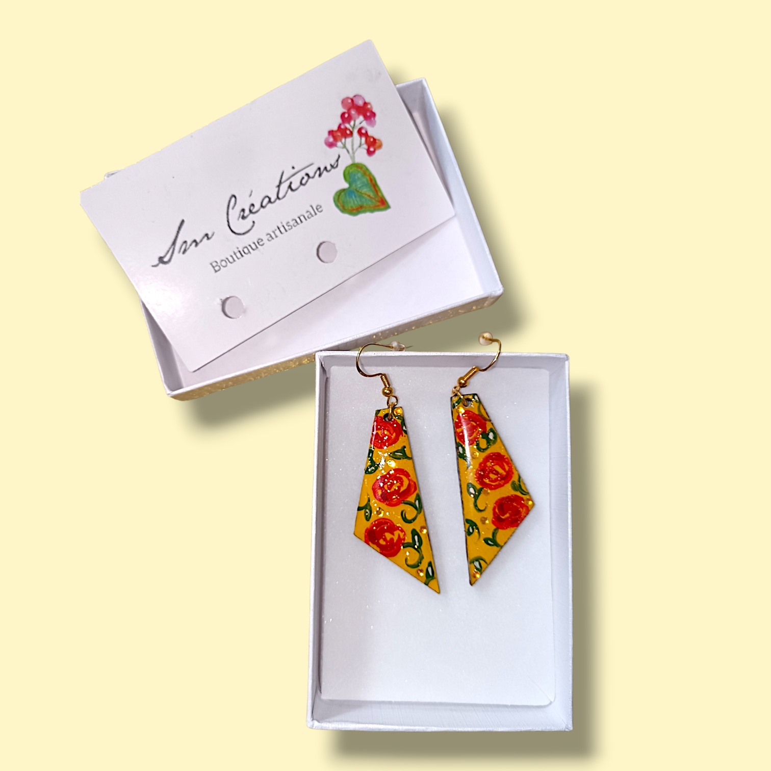 Boucle d'oreille artistique |''Jaune et roses rouges''| 95% Naturel Fais Main